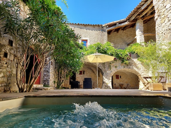 Mas de Coulet accepte les chiens à Brissac