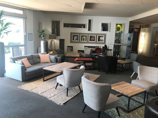 Novotel Antibes Sophia Antipolis accepte les chiens à Valbonne
