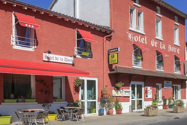 Hotel Restaurant De La Dore accepte les chiens à Vertolaye