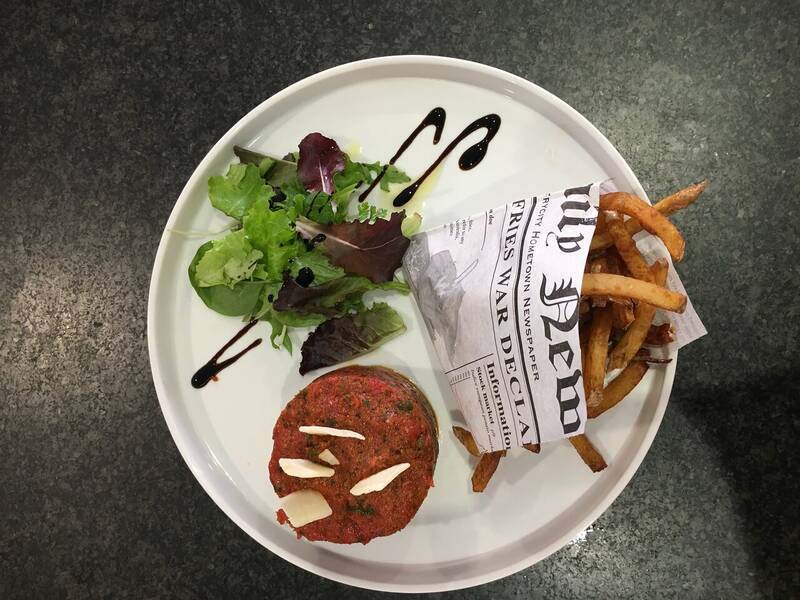 Café Brasserie Les 2 mondes accepte les chiens à Nîmes