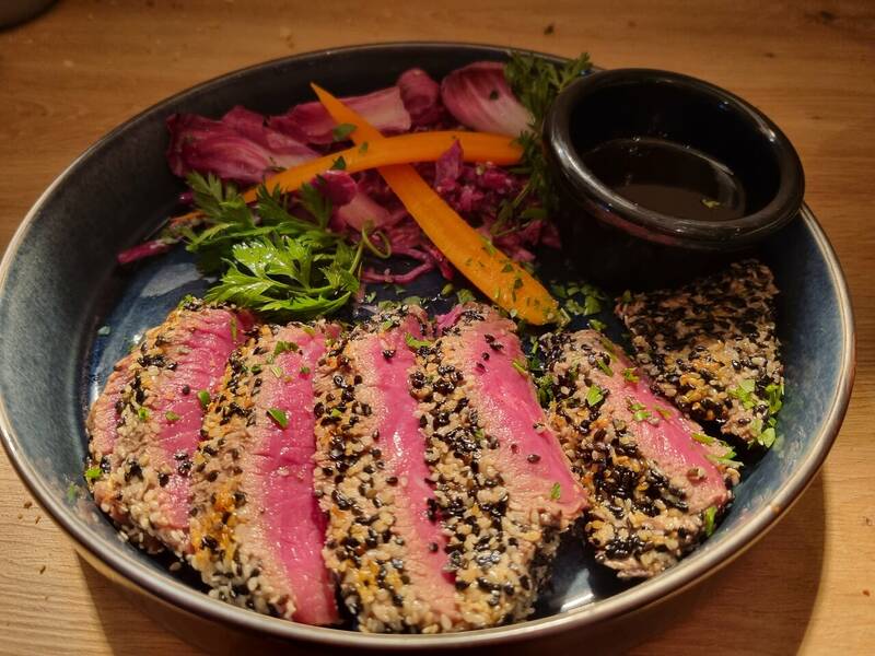 Chez les filles accepte les chiens à Saint-Estève