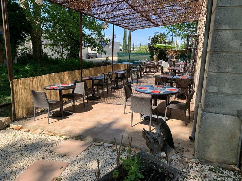 Le 19 accepte les chiens à Uzès