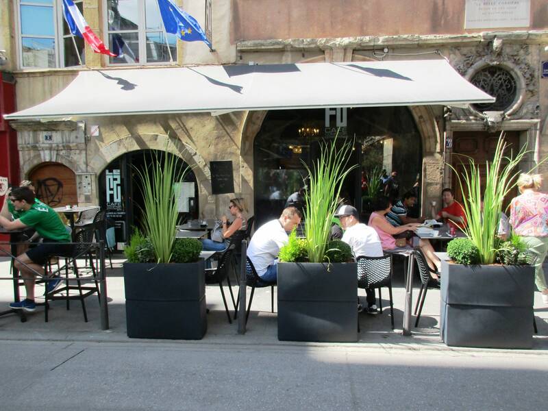 Le F2 accepte les chiens à Lyon