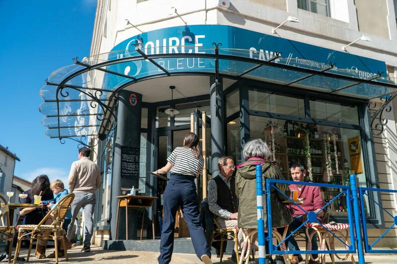 La Source Bleue Cave accepte les chiens à Gencay
