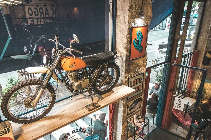 Kargo Kulte - Bar, Coffee Shop & Moto accepte les chiens à Lyon