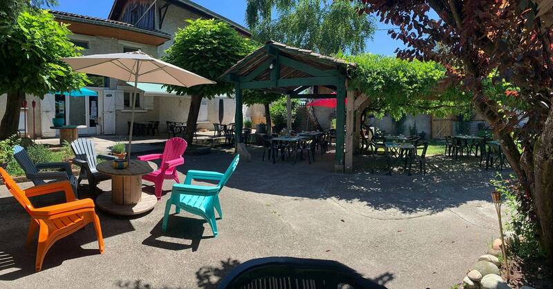 Restaurant Les Chants d'Ailes accepte les chiens à Saint-Étienne-de-Saint-Geoirs