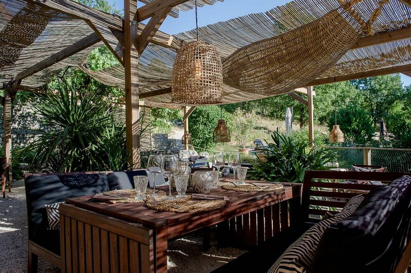 Aux Lodges Du Mas De Nadal Restaurant & Cocktail Bar accepte les chiens à Sauliac-sur-Célé