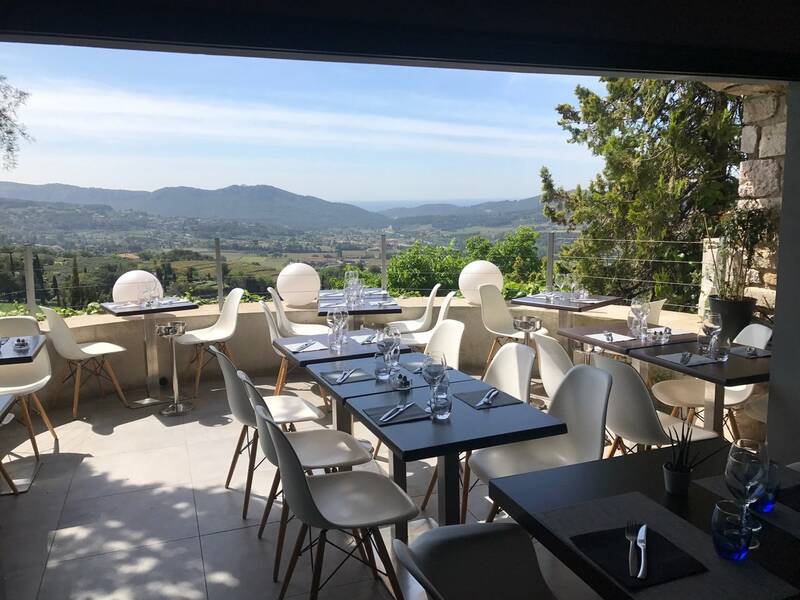 Le Saint Eloi accepte les chiens à Le Castellet