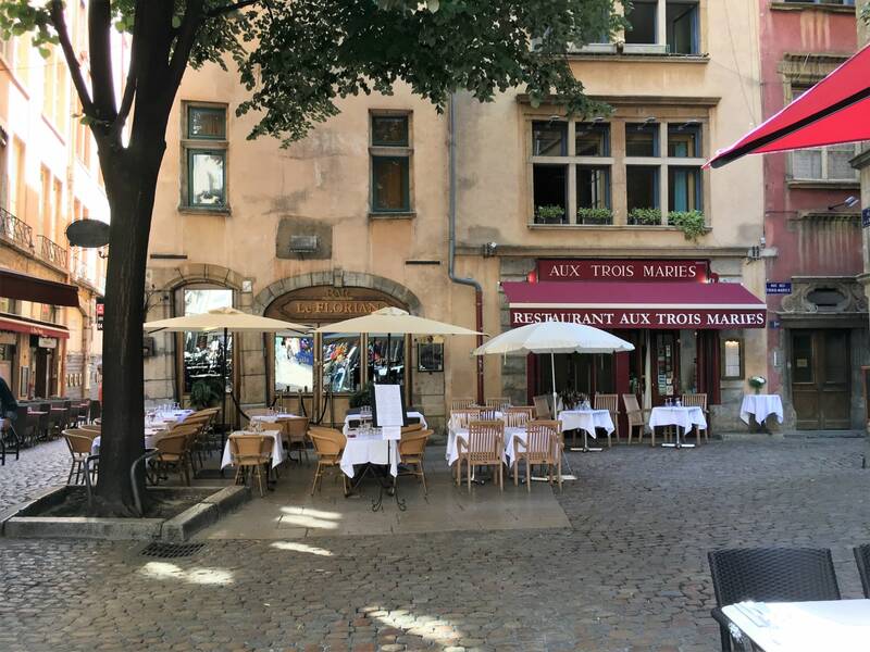 Aux Trois Maries accepte les chiens à Lyon