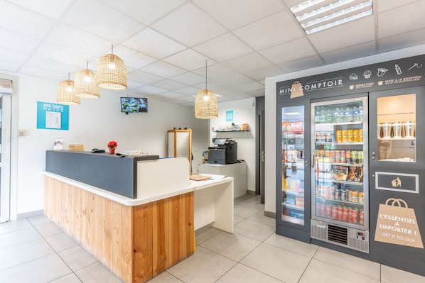 Kyriad Direct Bordeaux Sud - Cestas accepte les chiens à Cestas