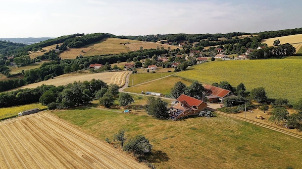 Au Dessus de Parady accepte les chiens à Gillonnay