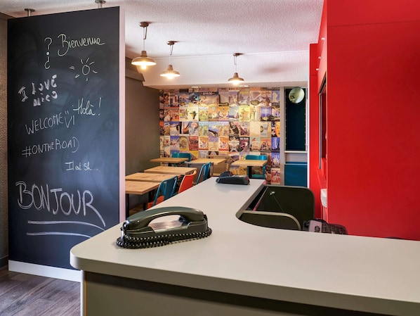 hotelF1 Moret Fontainebleau accepte les chiens à Zone artisanale