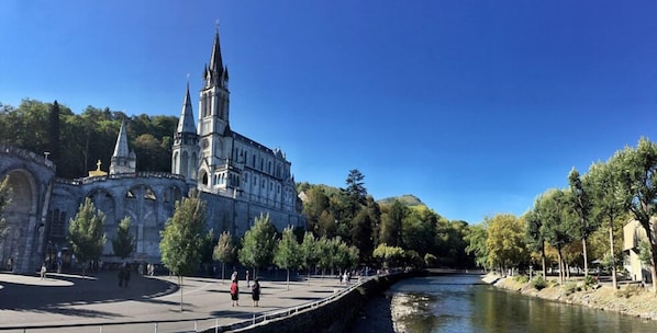 Hôtel du Commerce accepte les chiens à Pontacq