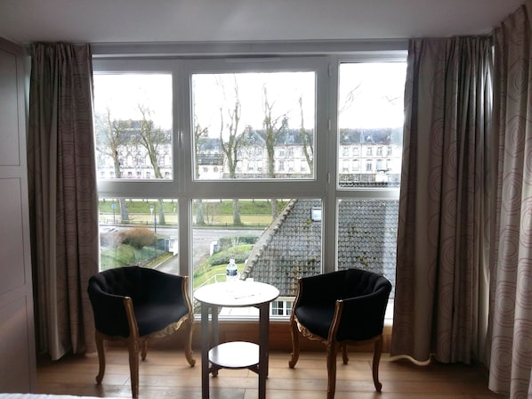 Logis Hôtel Les Pages accepte les chiens à Luneville