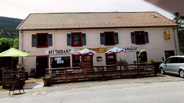 Hotel Restaurant L'Angelus accepte les chiens à Saulxures-sur-Moselotte