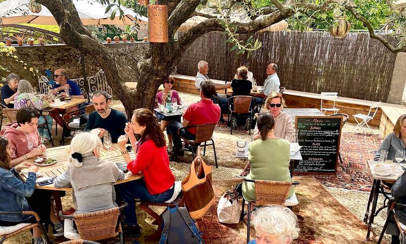 Carnets de Voyage accepte les chiens à Lorgues