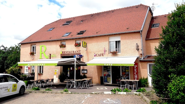 Hôtel Relais du Lac accepte les chiens à Villegusien-le-Lac