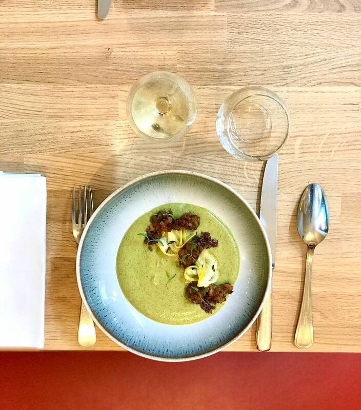 Aux Perchés accepte les chiens à Paris