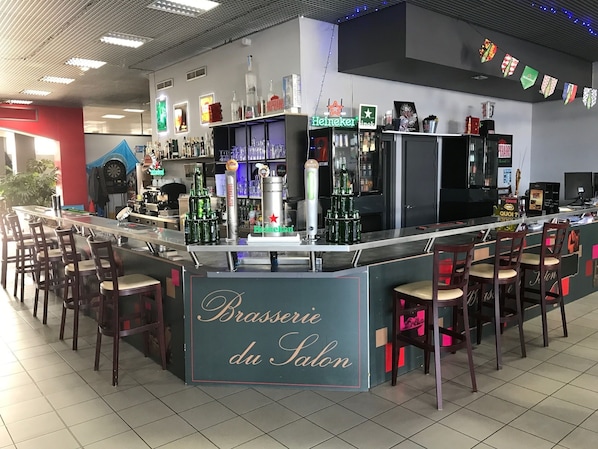 Hotel de La Tour accepte les chiens à Dampierre-sur-Salon