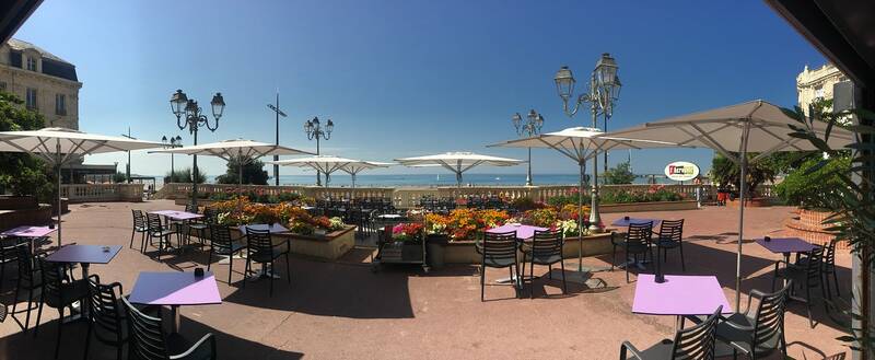 L'Acropole accepte les chiens à Les Sables d'Olonne