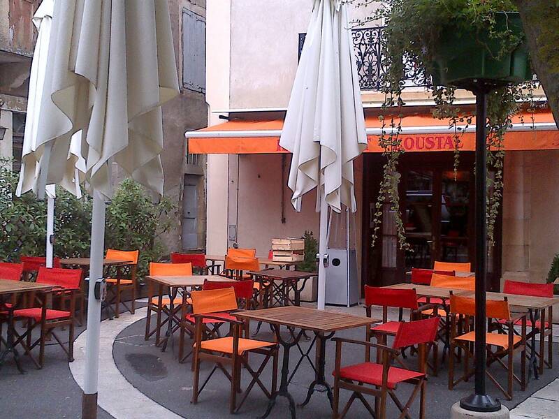 Restaurant l'oustal accepte les chiens à Saint-Jean-du-Bruel