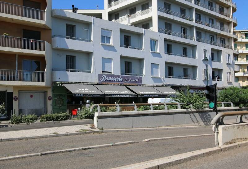 L'amiral accepte les chiens à Bastia