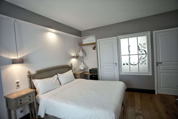 Hôtel Henri IV accepte les chiens à Nerac