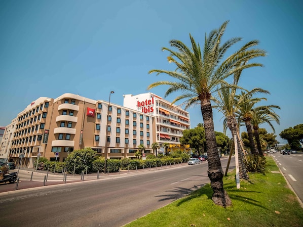 ibis Nice Aéroport Promenade des Anglais accepte les chiens à Nice