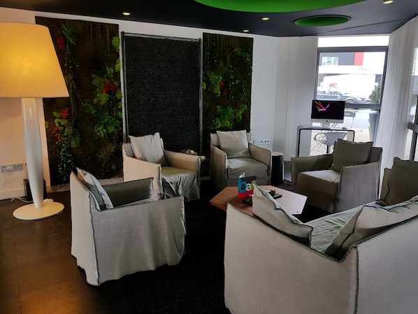 ibis Styles Nantes Rezé Aéroport accepte les chiens à Reze