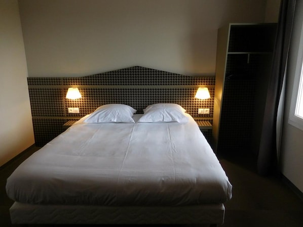 FastHotel Montmarault - Auberge du Grand Champ accepte les chiens à Montmarault