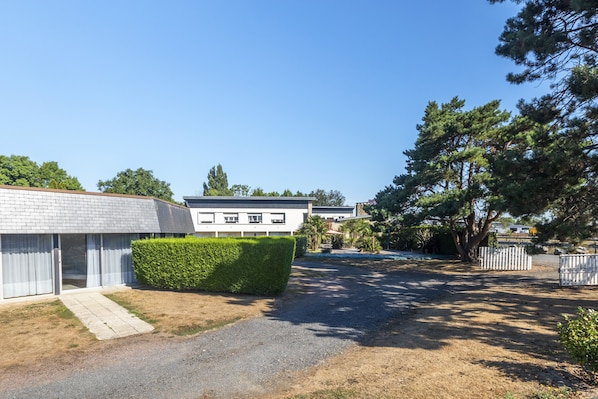 La Jalousie accepte les chiens à Le Castelet