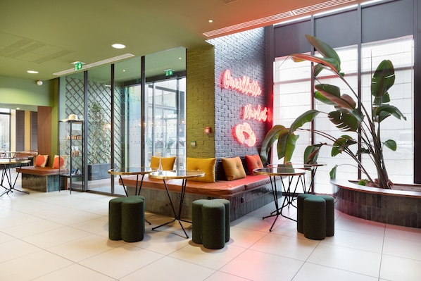 ibis Styles Versailles Saint Quentin en Yvelines accepte les chiens à Saint-Cyr-l'Ecole