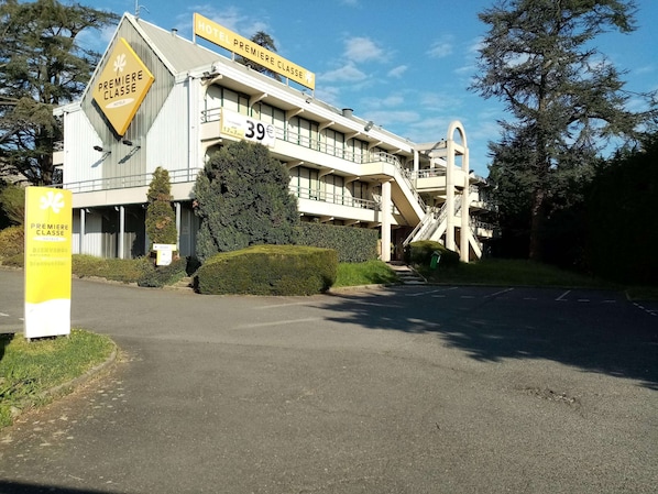 Premiere Classe Saint Etienne Nord - Villars accepte les chiens à Villars