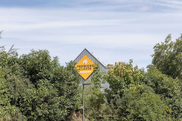 Hotel Première Classe Chalons-en-Champagne accepte les chiens à Saint-Martin-sur-le-Pre