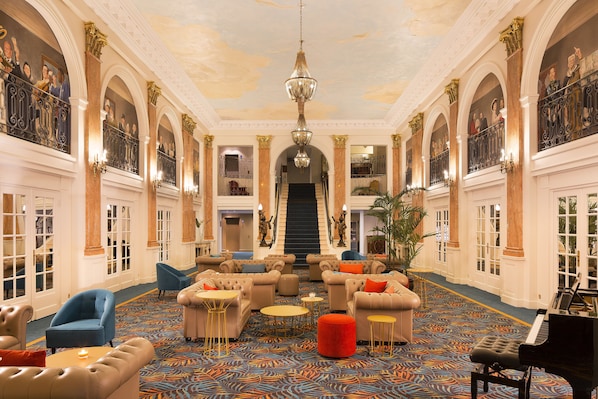 Oceania L'Univers Tours accepte les chiens à Tours