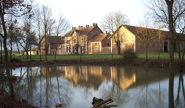 Ferme D'Orsonville accepte les chiens à Villiers-en-Bière