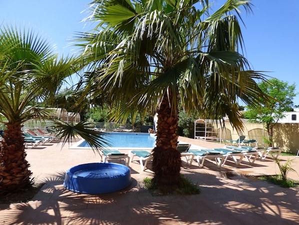 AppartHotel Festival Sud Aqua - Gare TGV accepte les chiens à Avignon